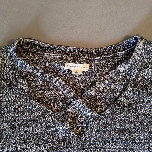 Aeropostale Keyhole Knit Sweater - Picture 2 of 2